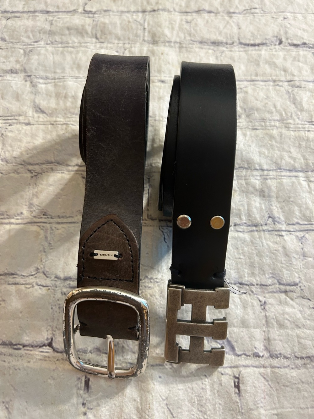 TOMMY HILFIGER DK BROWN LEATHER SIZE MEDIUM & PEPE JEANS TOMMY BUCKLE 36 BELTS